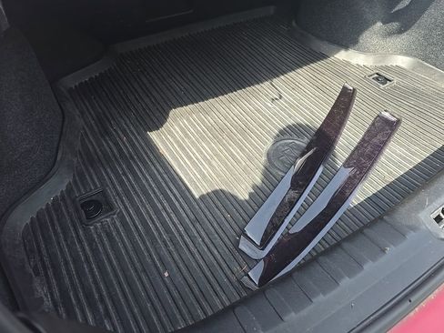 Used 2011 Buick Lucerne CX image 9