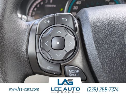 Used 2014 Toyota Venza LE FWD image 19