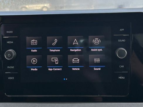 Used 2025 Volkswagen Jetta SE FWD image 22