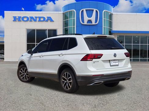 Used 2021 Volkswagen Tiguan SE w/ Panoramic Sunroof Package image 5