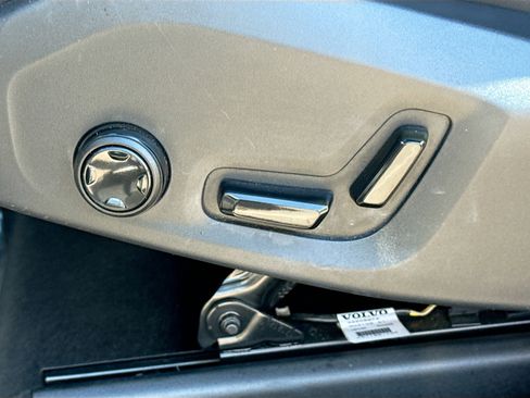 Used 2018 Volvo XC60 T6 R-Design w/ Convenience Package image 24