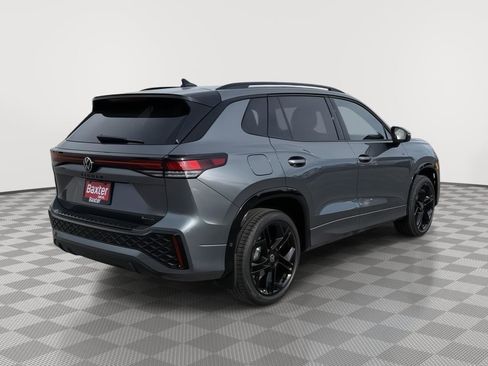 New 2026 Volkswagen Tiguan SE R-Line image 3