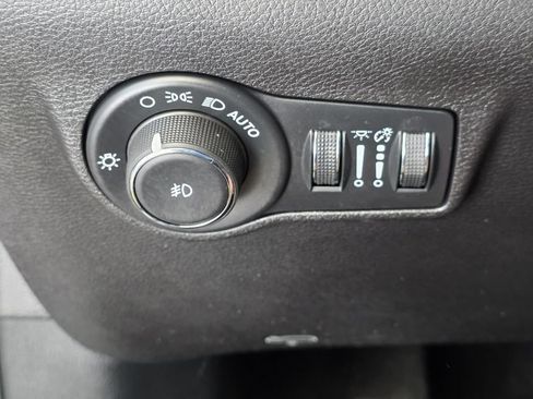 Used 2025 Jeep Compass Trailhawk w/ Trailhawk Elite Group AWD/4WD image 33