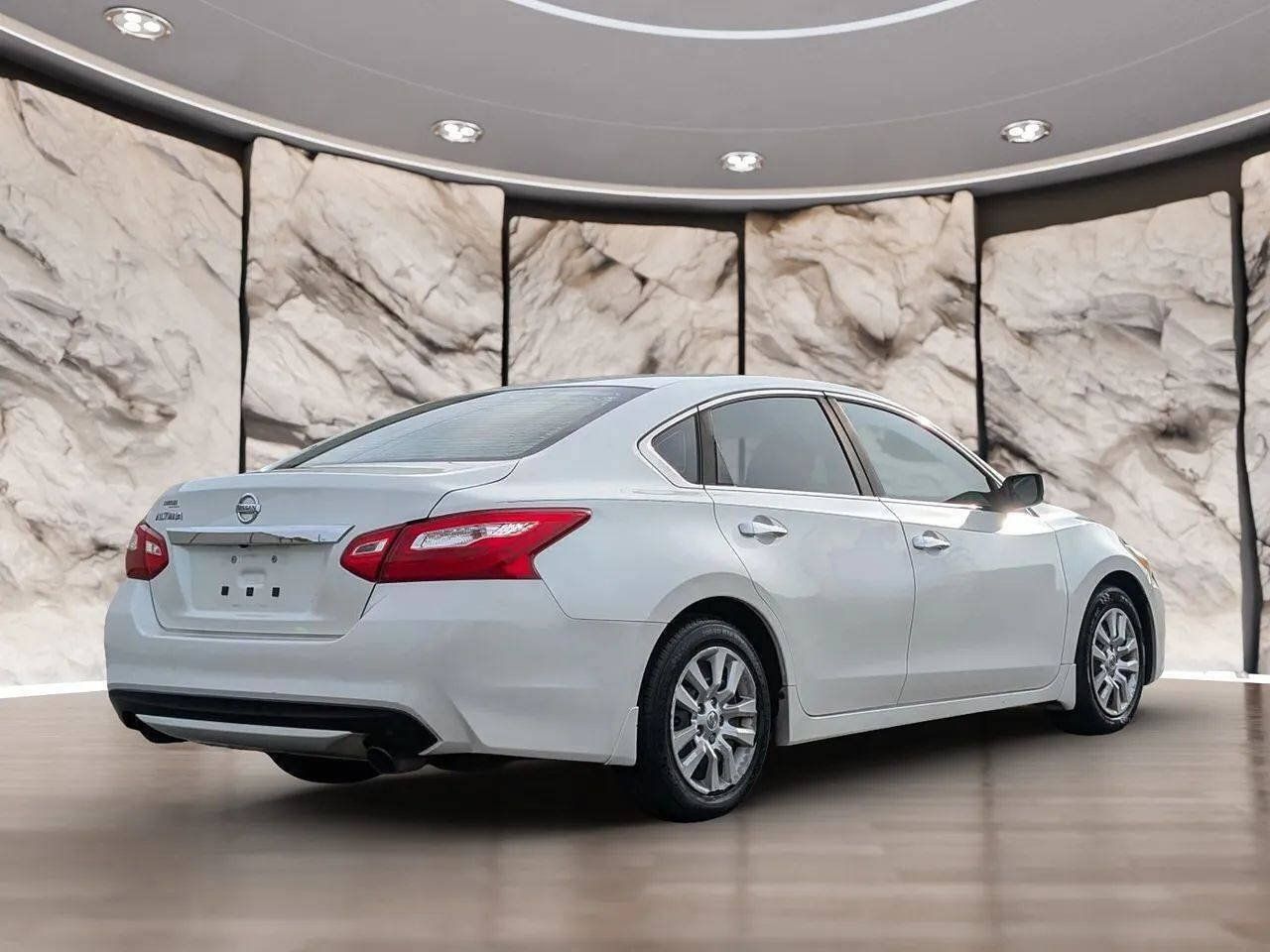 Used 2016 Nissan Altima 2.5 S FWD image 11