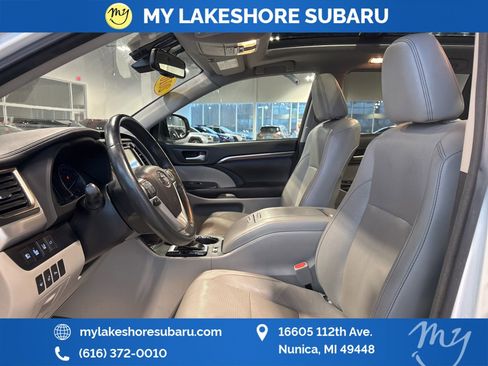 Used 2016 Toyota Highlander Limited Platinum image 23