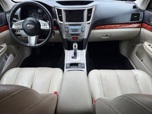 Used 2011 Subaru Outback 2.5i Limited AWD/4WD image 18