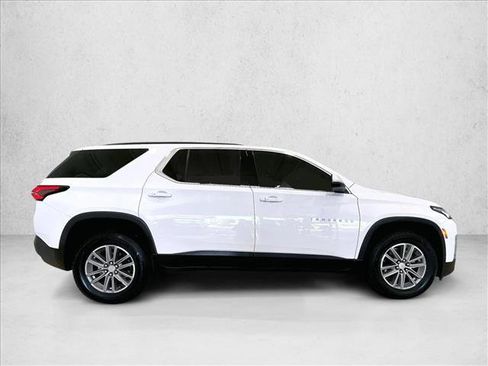 Used 2023 Chevrolet Traverse LT FWD image 5