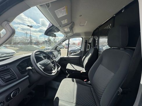 Used 2024 Ford Transit 250 Low Roof AWD w/ Exterior Upgrade Package image 17