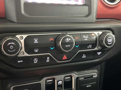 Used 2020 Jeep Gladiator Rubicon AWD/4WD image 15