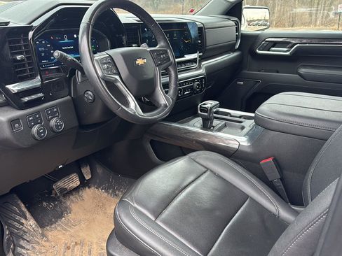 Used 2023 Chevrolet Silverado 1500 LTZ w/ LTZ Premium Package image 13