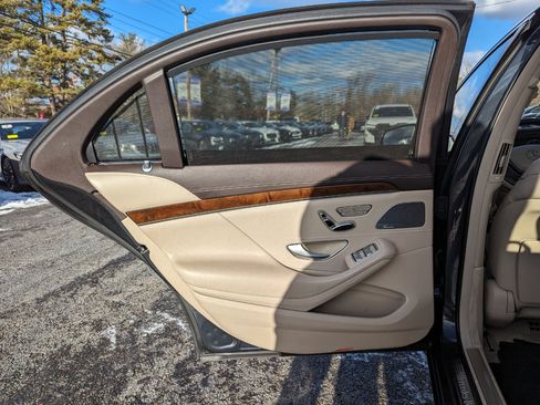 Used 2017 Mercedes-Benz S 550 4MATIC Sedan image 44