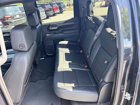 Used 2025 GMC Sierra 1500 SLT image 14