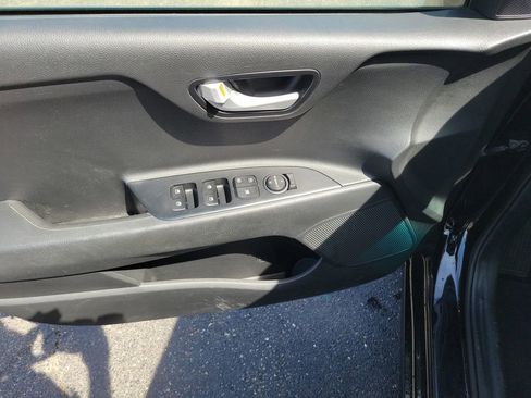 Used 2020 Kia Rio S FWD image 21