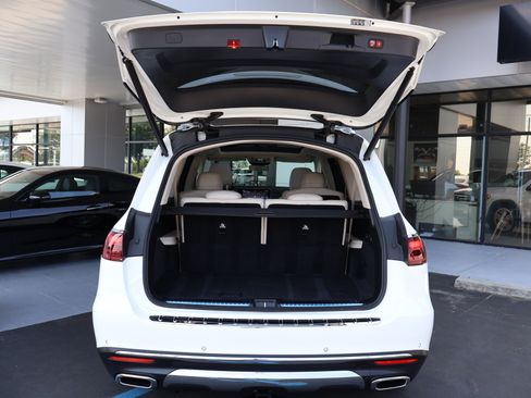 Certified 2025 Mercedes-Benz GLS 450 4MATIC image 23