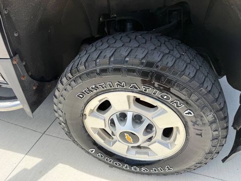 Used 2019 Chevrolet Silverado 2500 LT AWD/4WD image 13