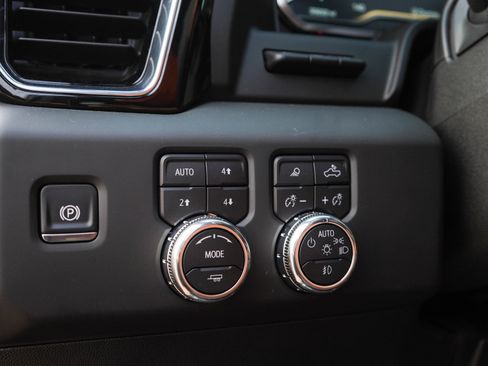 Used 2025 GMC Sierra 3500 Denali Ultimate AWD/4WD image 26