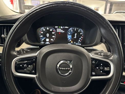 Used 2021 Volvo XC60 T5 Inscription w/ Climate Package image 37