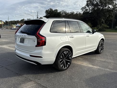New 2026 Volvo XC90 T8 Ultra w/ Lounge Package image 5