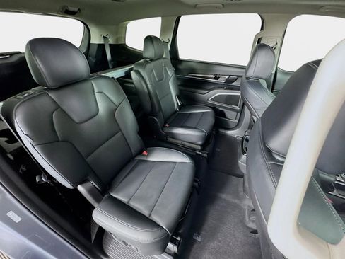Certified 2025 Kia Telluride S image 29