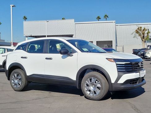 New 2026 Nissan Kicks S image 18