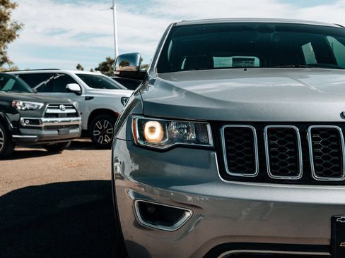 Used 2021 Jeep Grand Cherokee Limited AWD/4WD image 9