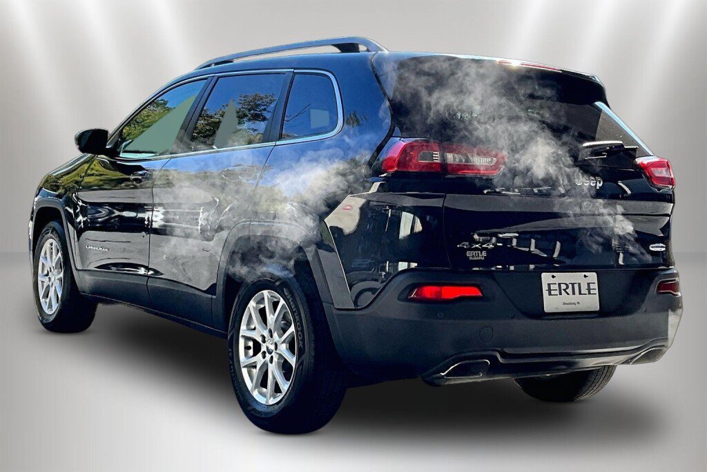 Used 2016 Jeep Cherokee Latitude w/ Safety/Convenience Group AWD/4WD image 4