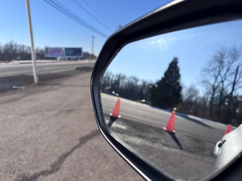 Used 2023 Toyota Camry XSE image 11