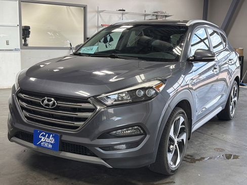 Used 2017 Hyundai Tucson Limited AWD/4WD image 3