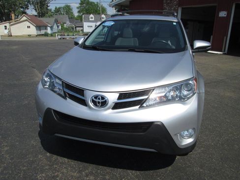 Used 2014 Toyota RAV4 XLE AWD/4WD image 32
