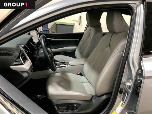 Used 2024 Toyota Camry XLE image 7