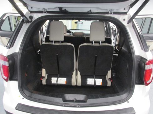 Used 2019 Ford Explorer XLT w/ Equipment Group 201A image 25