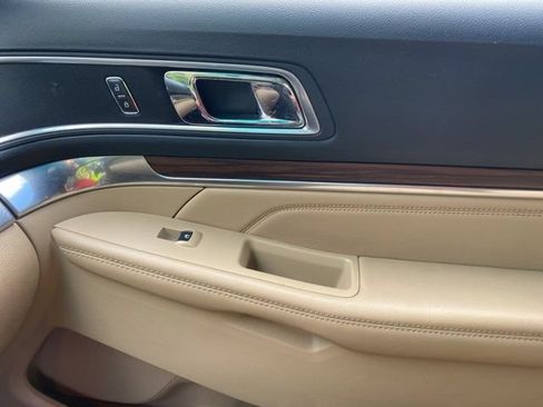 Used 2016 Ford Explorer Limited FWD image 26