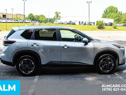 Used 2025 Nissan Rogue SV FWD image 9