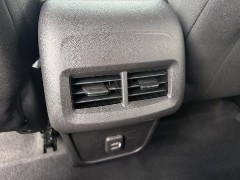 Used 2022 Chevrolet Equinox LT FWD image 16