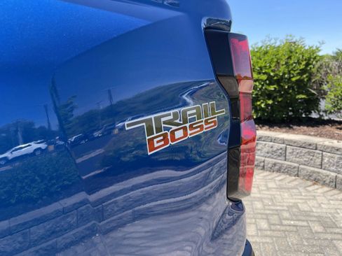 Used 2023 Chevrolet Colorado Trail Boss w/ LPO, Skid Plate Package AWD/4WD image 11
