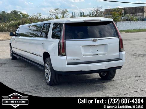Used 2016 Cadillac Escalade 2WD image 4