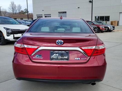 Used 2017 Toyota Camry XLE w/ Moonroof Package image 4
