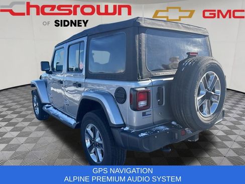 Used 2018 Jeep Wrangler Unlimited Sahara image 3