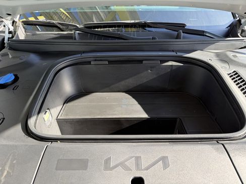 Used 2024 Kia EV9 Wind image 42