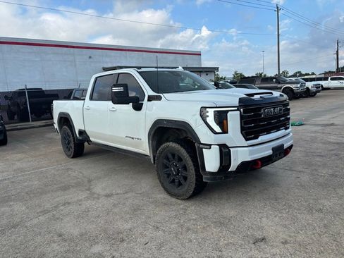 Used 2024 GMC Sierra 2500 AT4 w/ AT4 Premium Plus Package AWD/4WD image 3