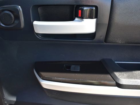 Used 2016 Toyota Tundra SR5 w/ SR5 Upgrade Package image 13