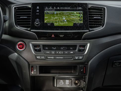 Used 2024 Honda Passport TrailSport image 21