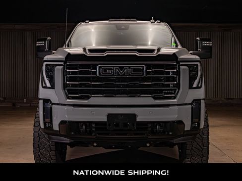 Used 2024 GMC Sierra 2500 AT4 w/ AT4 Premium Plus Package AWD/4WD image 4