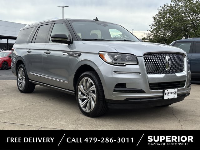 Used 2022 Lincoln Navigator L Reserve AWD/4WD image 1