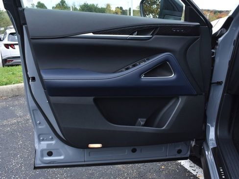 Used 2026 INFINITI QX60 Sport w/ Dark Cargo Package image 9