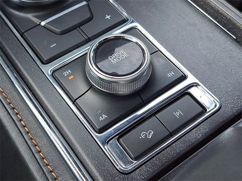 Certified 2022 Ford Expedition Max Platinum image 17