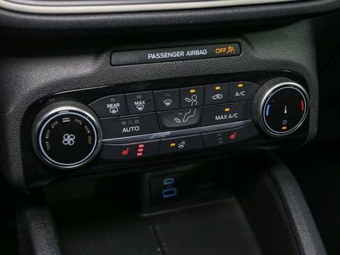 Used 2022 Ford Escape SE w/ Cold Weather Package AWD/4WD image 24