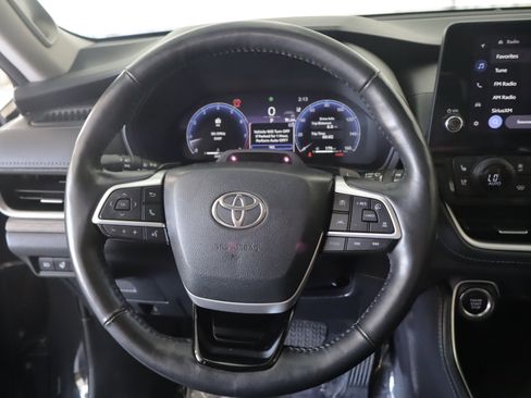 Used 2024 Toyota Grand Highlander AWD image 13