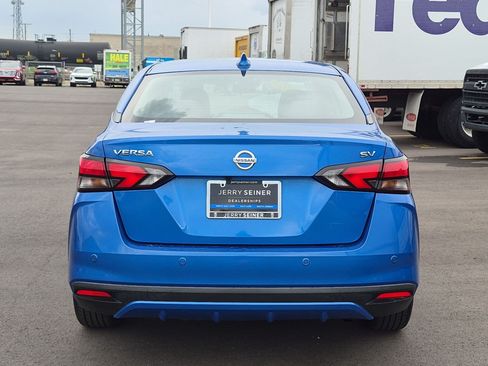 Used 2021 Nissan Versa SV FWD image 4