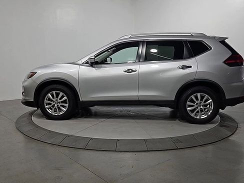 Used 2017 Nissan Rogue SV w/ SV Premium Package AWD/4WD image 2